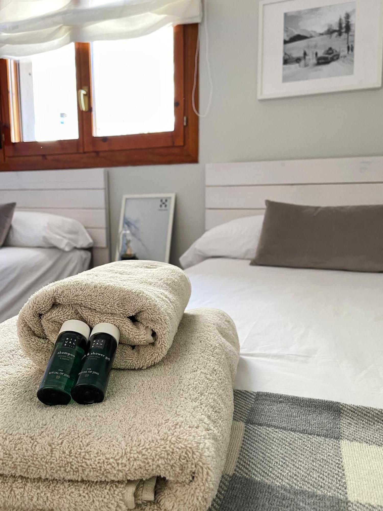 Apartamento Familiar En El Centro De Benasque Con Terraza Kültér fotó