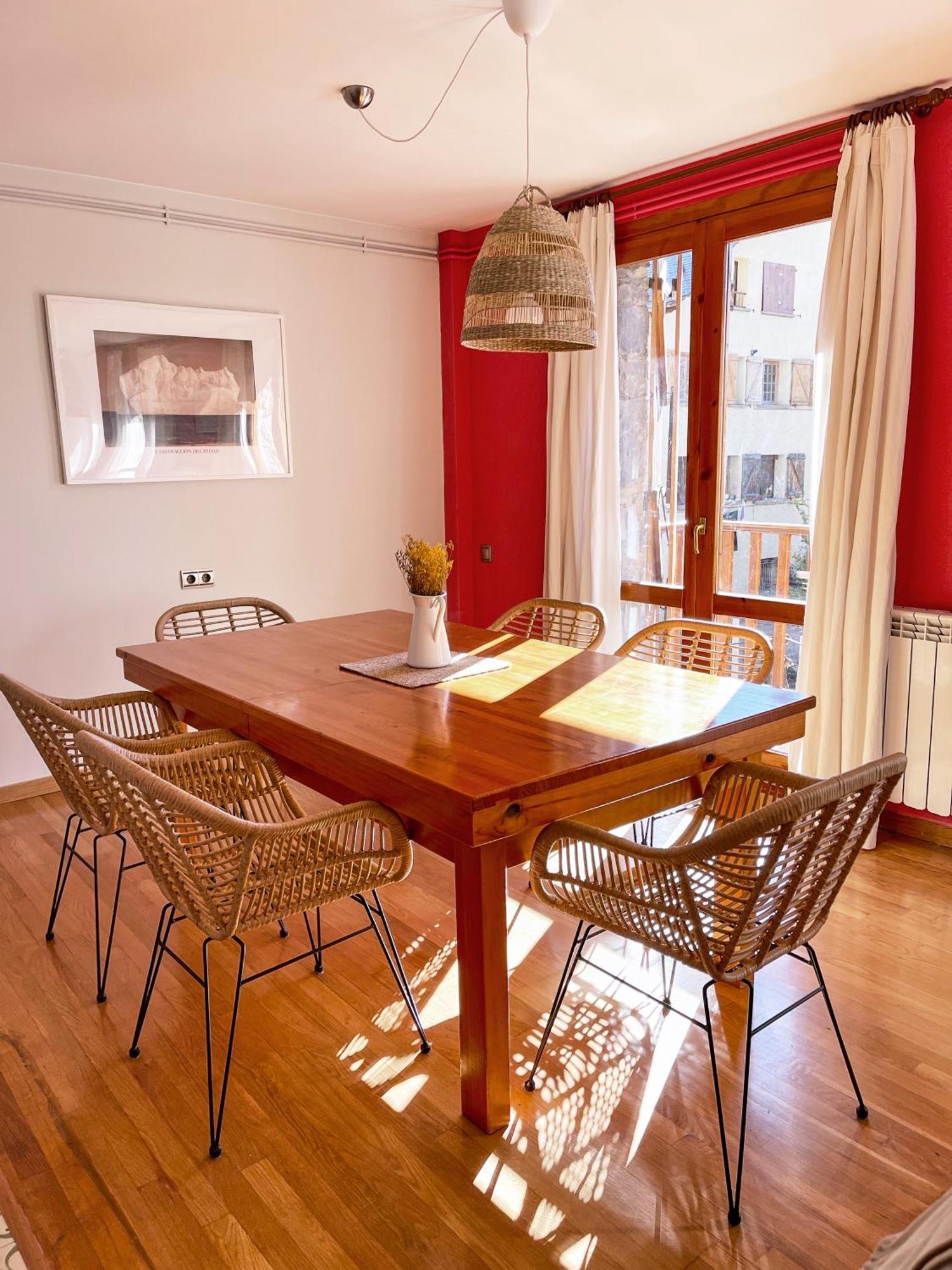 Apartamento Familiar En El Centro De Benasque Con Terraza Kültér fotó